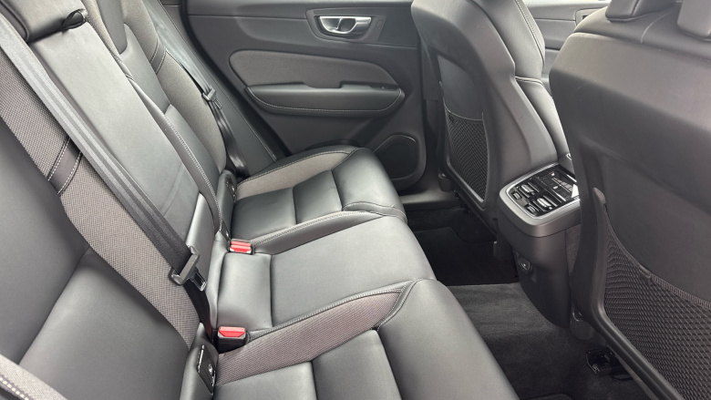 Volvo Xc60 2.0 B4P Plus Dark 5dr Geartronic Petrol Estate